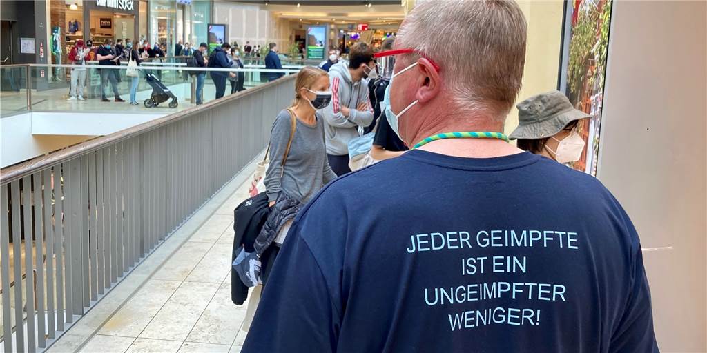 Mobiles Impfen gegen Corona: So groß war der Andrang in der Thier-Galerie Mobiles Impfen gegen Corona: So groß war der Andrang in der Thier-Galerie