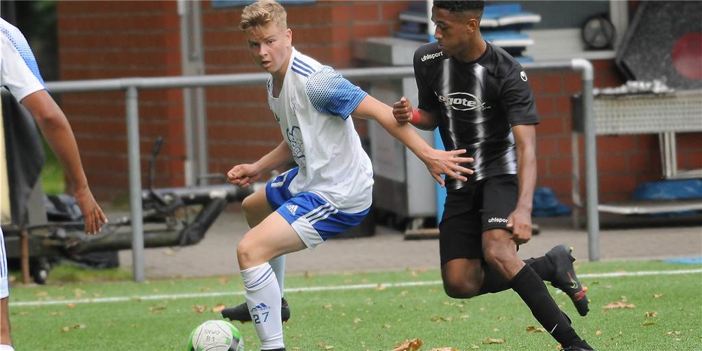 B-Junioren von Wacker Obercastrop hängen sich Tabelle an die Wand