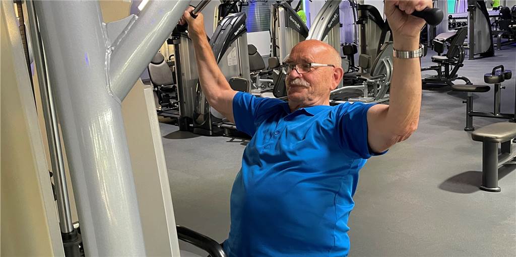 Fit auch im Alter - Josef Quante geht mit fast 80 Jahren jeden Tag ins Fitnessstudio Fit auch im Alter - Josef Quante geht mit fast 80 Jahren jeden Tag ins Fitnessstudio