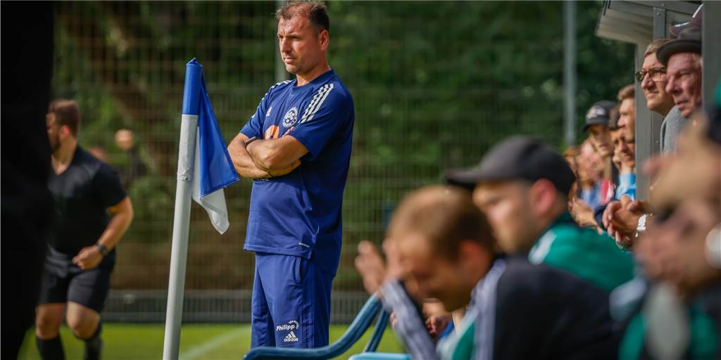ASC 09 verliert nicht nur das Auftaktspiel, sondern auch einen wichtigen Spieler ASC 09 verliert nicht nur das Auftaktspiel, sondern auch einen wichtigen Spieler