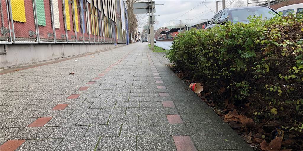 Bessere Radwegemarkierung in Eving? Es gibt Pros und Kontras Auch den Radweg auf der westlichen Seite der Evinger Straße wollen sowohl der Evinger Radfahrer Rüdiger Hagenbucher als auch die Grünen besser markieren. Es gibt jedoch Argumente dagegen