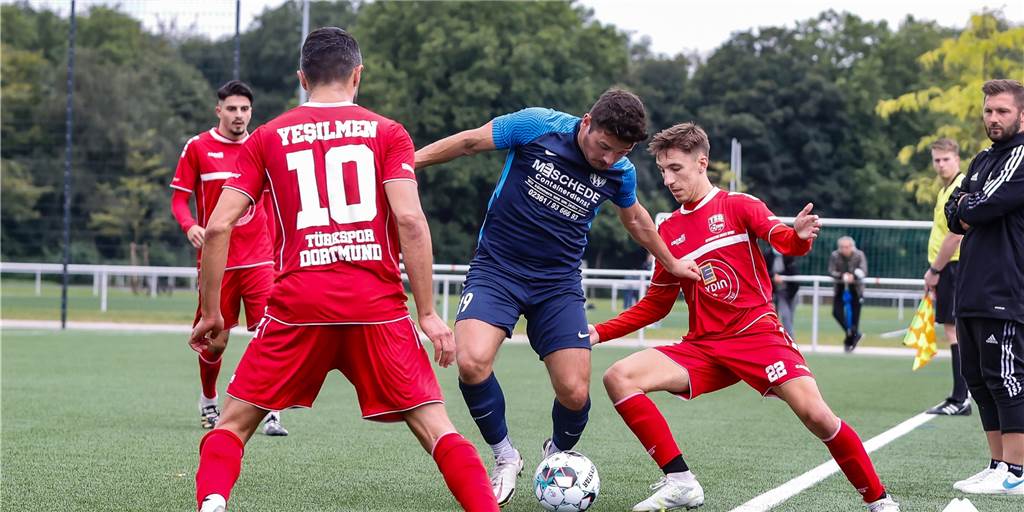 Türkspor feiert seinen Matchwinner, doch wer ist der junge Überflieger? Türkspor feiert seinen Matchwinner, doch wer ist der junge Überflieger?