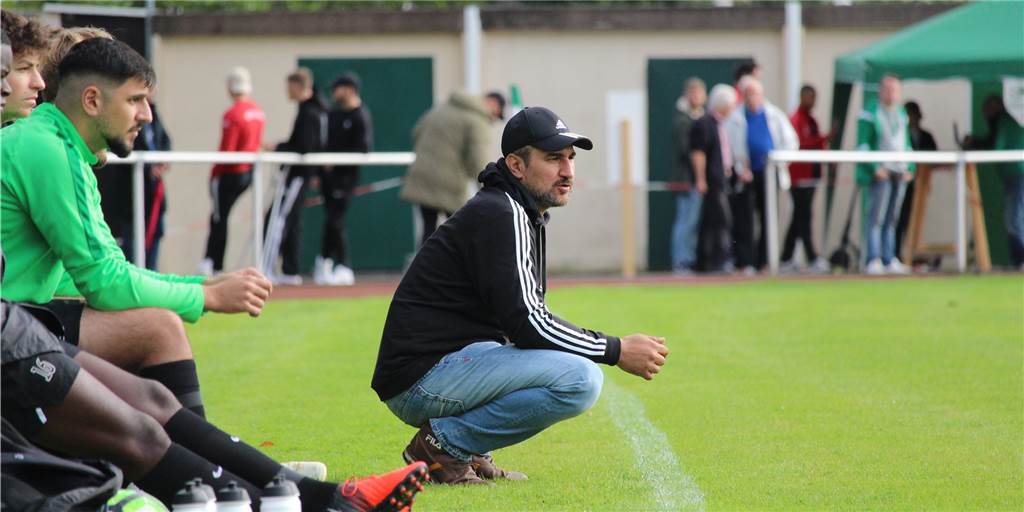 Oberaden-Spieler verletzt sich nach fünf Wochen Pause und muss nun doppelt so lange aussetzen Birol Dereli, Trainer von SuS Oberaden, muss einige Zeit auf einen Flügelspieler verzichten.