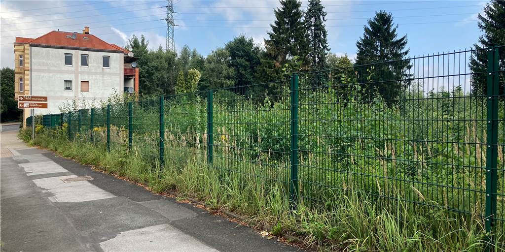 Auf diesem Grundstück an der Bebelstraße, unweit der Einmündung Jägerstraße, soll das neue Altenheim gebaut werden.