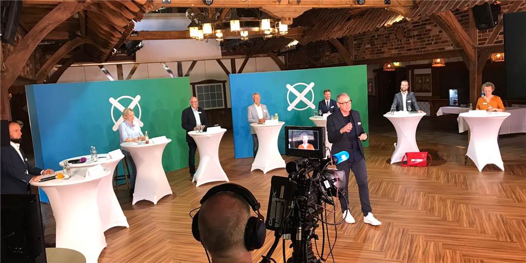 Im Re-Live: Die Wahlarena mit den Bundestagskandidaten des Wahlkreises Borken II Diese sechs Kandidaten diskutieren gerade live für den Wahlkreis 126 bei einer Podiumsdiskussion der Münsterland Zeitung.