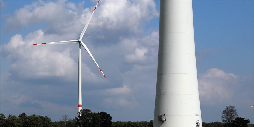 Bis zu 40 neue Windkraftanlagen wären in Ahaus denkbar – in weniger Zonen Von den ursprünglich untersuchten 22 potenziellen Flächen kommen noch 14 für neue Windkraftanlagen in und um Ahaus in Frage. Im Oktober soll der Rat über die Offenlegung des Teilflächennutzungsplans Windenergie entscheiden.