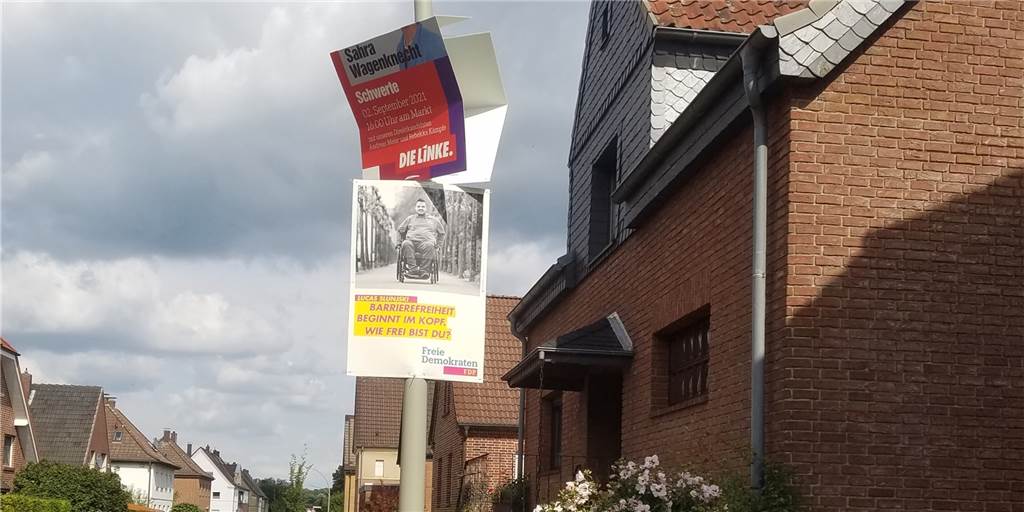 Regelverstoß bei Wahlkampf in Selm? Linke wirft FDP falsche Plakatierung vor Das Plakat der Linken an der Netteberger Straße ist eingeknickt. Die Linke wirft der FDP vor, das Wahlplakat beschädigt zu haben.
