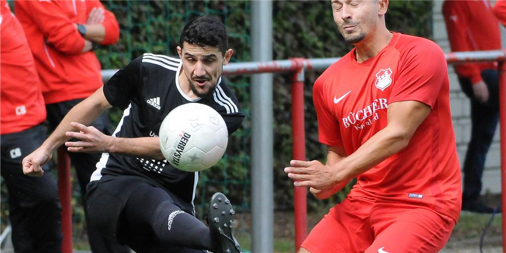 SuS Merklinde und FC Castrop-Rauxel kollidieren am Fuchsweg - Patentlösung fehlt SuS Merklinde und FC Castrop-Rauxel kollidieren am Fuchsweg - Patentlösung fehlt