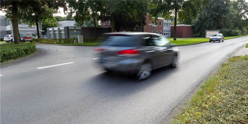 Anwohner-Protest hat Erfolg: Tempo-30-Zone an der Overbergstraße kommt An der Overbergstraße soll auf einem Teilstück Tempo 30 eingerichtet werden - im Bereich der St.-Felicitas-Schule und des Jugendcampus.