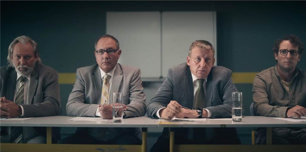 In Netflix-Serie: Halterner nimmt als Lehrer eine Abiturprüfung ab Das Bild zeigt Stadtkämmerer Dirk Meussen (3.v.l.) in einer Szene der dritten Staffel der deutschen aktuellen Netflix-Serie "How to sell drugs online (fast)".