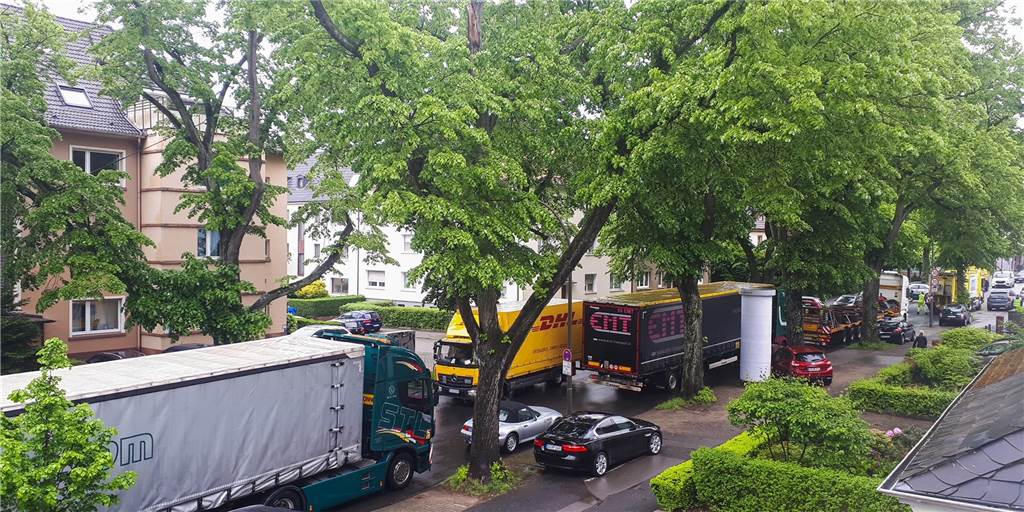 Lkw im Kreuzviertel: Für Anwohner könnte es bald noch schlimmer werden Lkw im Kreuzviertel: Für Anwohner könnte es bald noch schlimmer werden