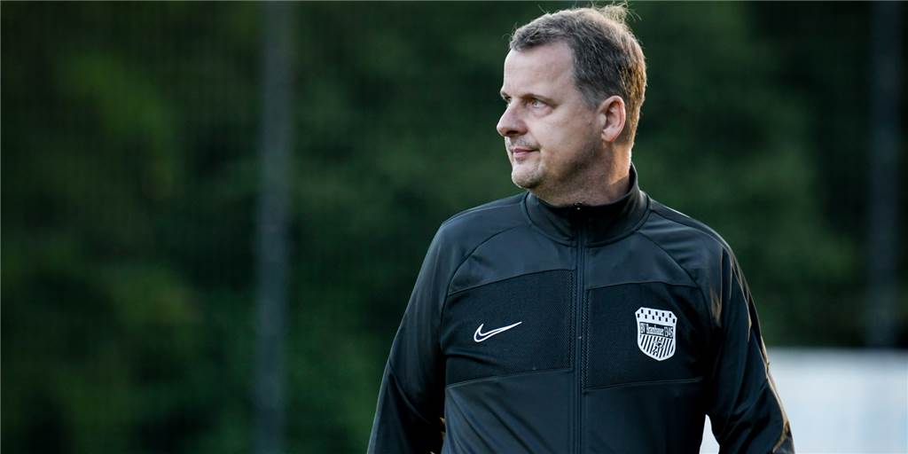 Fausthieb: Brambauer-Spieler brennen gegen die U23 des HSC die Nerven durch Brambauer-Coach Frank Bidar sah eine turbulente Partie gegen die U23 des Holzwickeder SC.