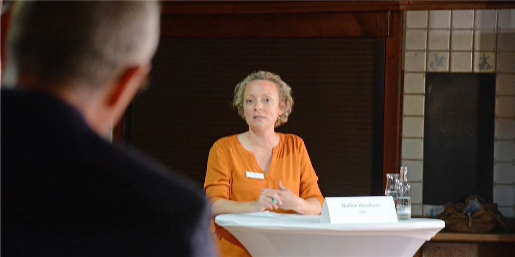 Nadine Heselhaus im Video: „Die Heimat zukunftsfest machen“ Nadine Heselhaus tritt bei der Bundestagswahl für die SPD an.