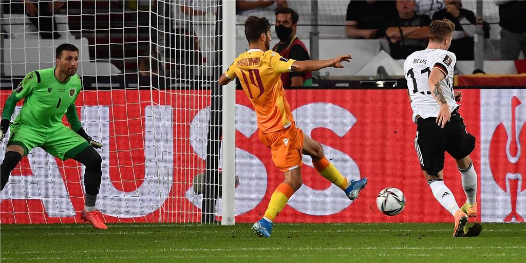 BVB-Kapitän Reus überzeugt bei DFB-Comeback - doch das kann nur ein Anfang sein BVB-Kapitän Reus überzeugt bei DFB-Comeback - doch das kann nur ein Anfang sein