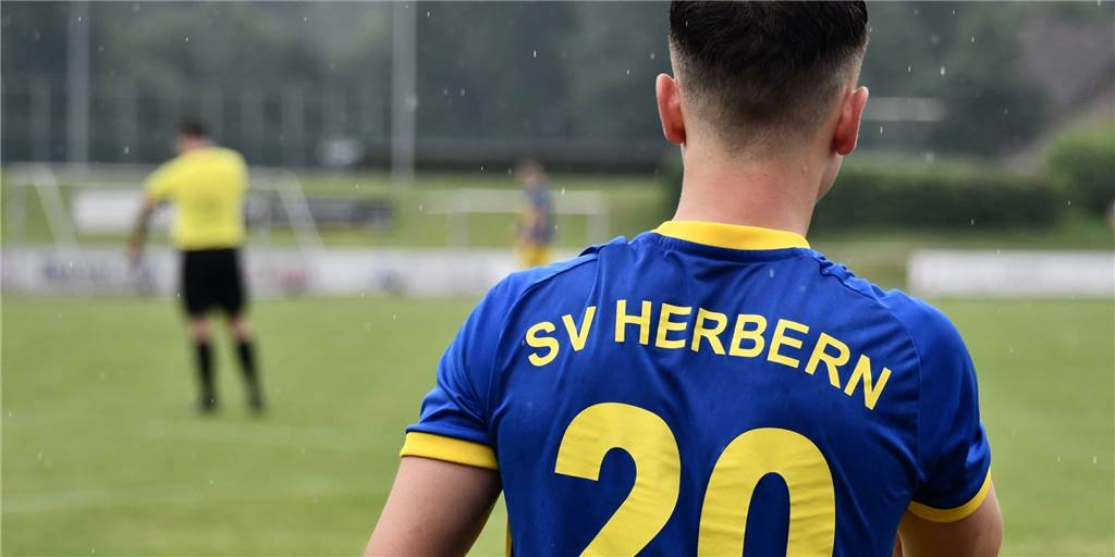 Beim SV Herbern saß am Sonntag ein alter Bekannter auf der Bank Beim SV Herbern saß am Sonntag ein alter Bekannter auf der Bank
