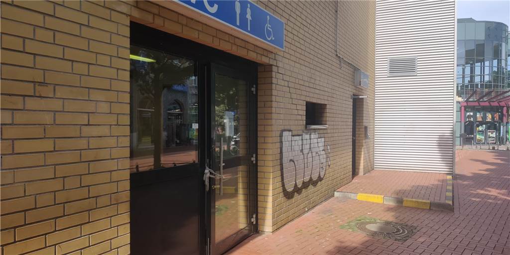 Öffentliche Toiletten in Lünen: neuer Lagebericht und Lösungen sollen her Die öffentliche Toilette in der Lüner Innenstadt ist immerhin sauber: Die Öffnungszeiten schränken das Angebot aber besonders am Wochenende stark ein.