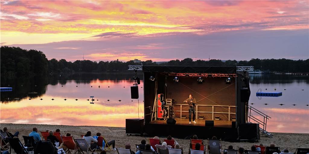 Comedians vor traumhafter Kulisse - „Strand Comedy Festival“ kam an Comedians vor traumhafter Kulisse - „Strand Comedy Festival“ kam an