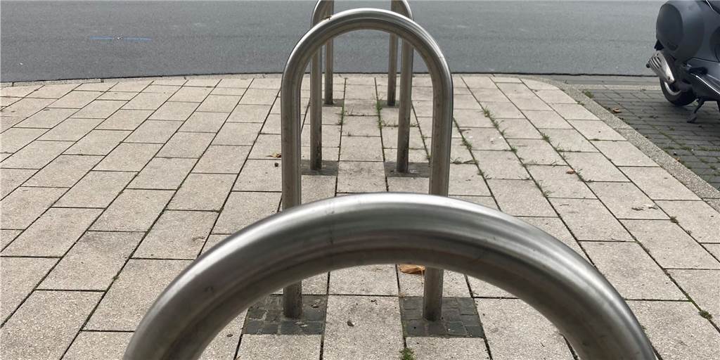 Über 1000 Euro pro Stellplatz: Fahrradbügel mehr als drei mal so teuer wie geplant Über 1000 Euro pro Stellplatz: Fahrradbügel mehr als drei mal so teuer wie geplant