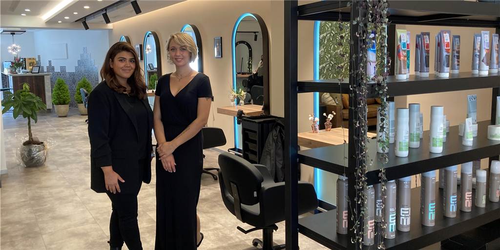 Und noch ein Friseur: Hairdesign von Sema und Alex direkt am Dorstener Markt Sema Mihlar (l.) und Alexandra Müller in ihrem neuen Salon in der Fußgängerzone am Dorstener Markt.