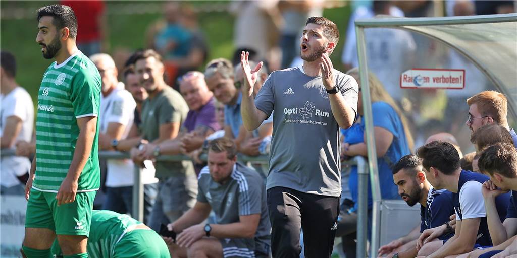 „Brüderpaar“ von Wacker Obercastrop verlängert nach zwei Spieltagen und setzt ein Zeichen Beim SV Wacker Obercastop haben zwei Spieler verlängert - bis 2024.