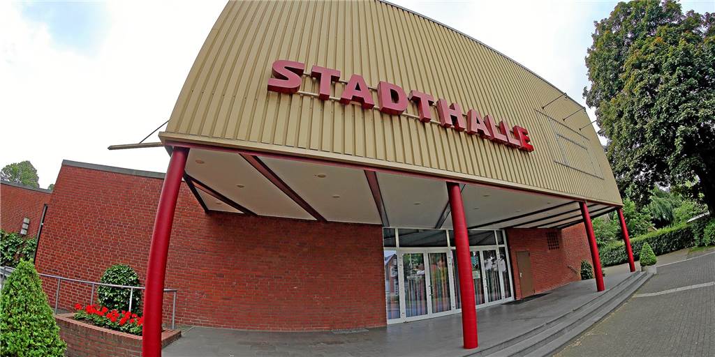 Statiker geben keine Garantie: Stadthalle Stadtlohn vorerst gesperrt Die Stadtlohner Stadthalle (hier mit einem verzerrenden Fischaugenobjektiv aufgenommen) ist bis auf Weiteres gesperrt, weil die Statik der abgehängten Decke überprüft werden muss.
