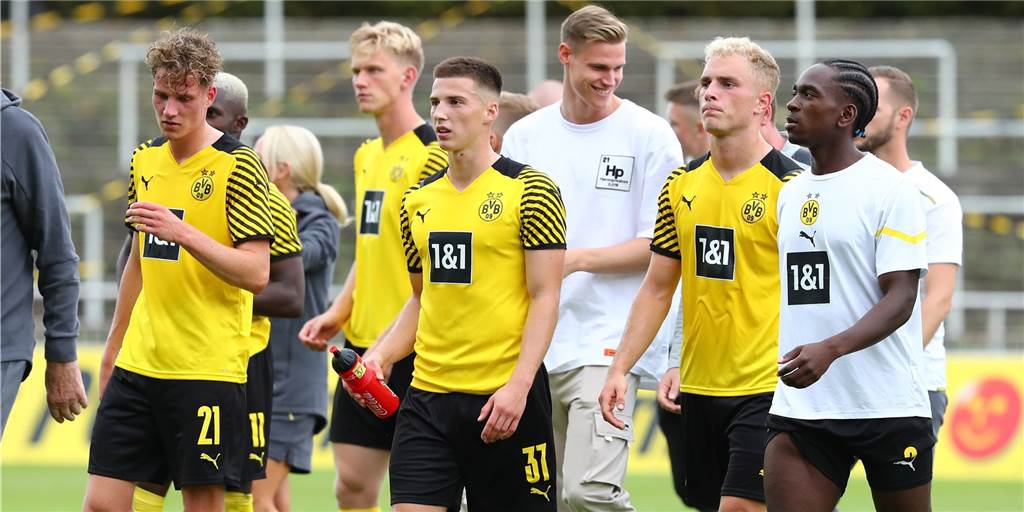 BVB-U23 macht gegen Magdeburg lehrreiche Erfahrung - ein Akteur tut dem BVB richtig weh BVB-U23 macht gegen Magdeburg lehrreiche Erfahrung - ein Akteur tut dem BVB richtig weh