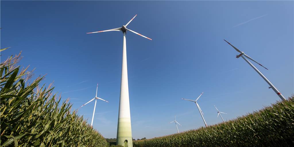 Fünf Windenergieanlagen in Südlohn: Anträge sollen schon bald gestellt werden Im Osten wurden auf Südlohner Gemeindegebiet jüngst zwei große Windenergieanlage durch den Kreis Borken genehmigt. Weitere Anträge könnten noch in diesem Jahr folgen. Darüber informierten die Projektinvestoren den Umweltausschuss.
