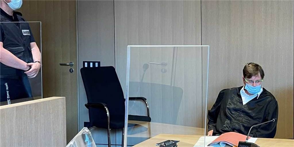 Blutbad in Recklinghausen: Angeklagter kann sich an nichts mehr erinnern Blutbad in Recklinghausen: Angeklagter kann sich an nichts mehr erinnern