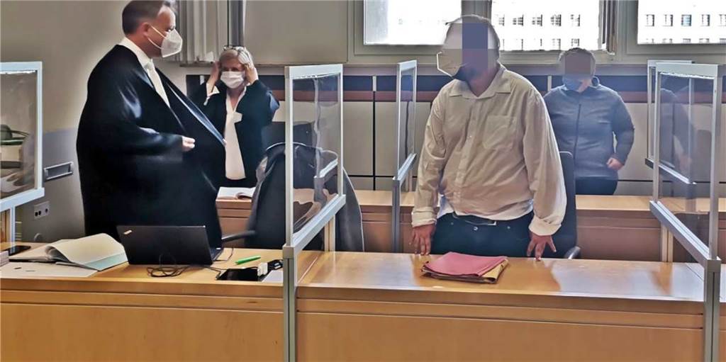 Mitbewohner gequält und ausgeplündert? Ehepaar aus Gladbeck verteidigt sich Mitbewohner gequält und ausgeplündert? Ehepaar aus Gladbeck verteidigt sich