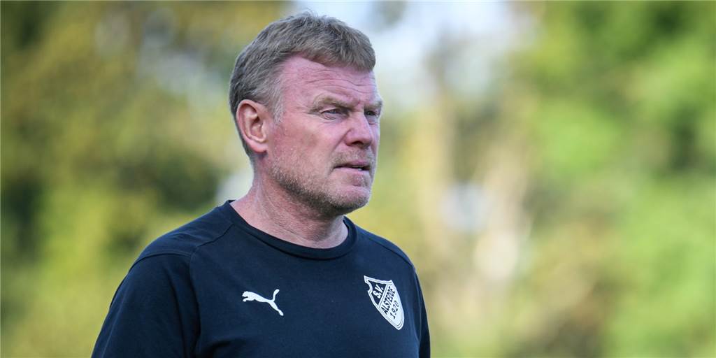 Alstedde-Neuzugang: Von der Junioren-Bundesliga über den BSV Schüren in die Bezirksliga Co-Trainer Andreas Hermes und BW Alstedde können fortan auf einen Spieler mit Westfalenliga-Erfahrung setzen.