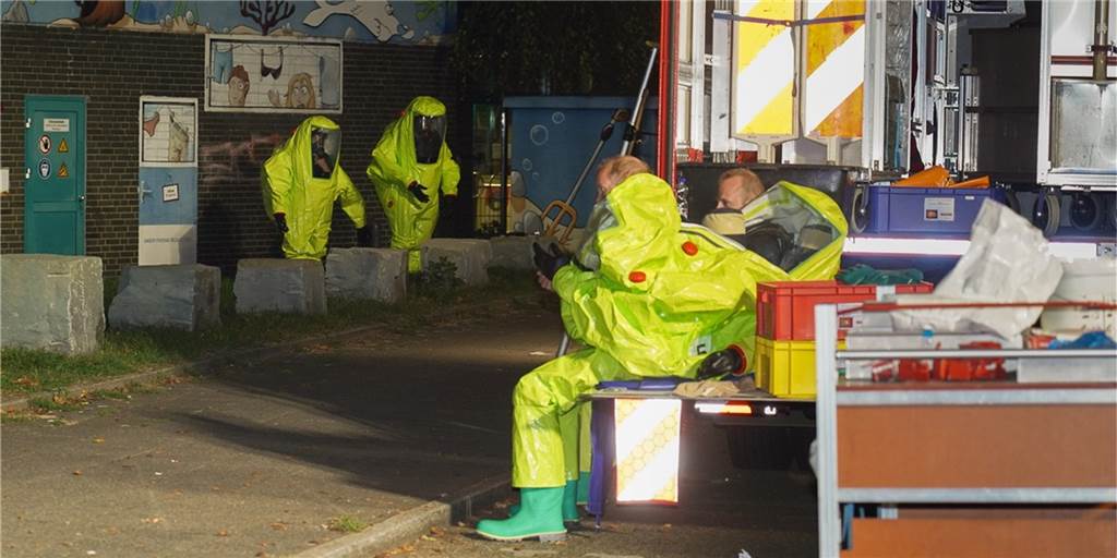 Nach Chlorgas-Alarm am Freibad in Castrop-Rauxel: Neue Infos zur Ursache Die Feuerwehr beim Einsatz am Freibad in Castrop-Rauxel.