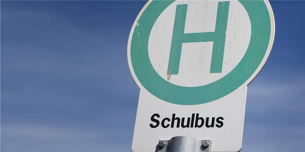 Wer auf den Bus zur Schule angewiesen ist, darf sich ruhig mal machtlos fühlen Wer auf den Bus zur Schule angewiesen ist, darf sich ruhig mal machtlos fühlen