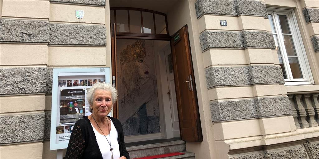 Das Olfonium hat sich zu einem modernen Kulturzentrum gewandelt Usha Hagemeier-Schacht hat das große Gemälde im Haupteingang des Olfoniums geschaffen.