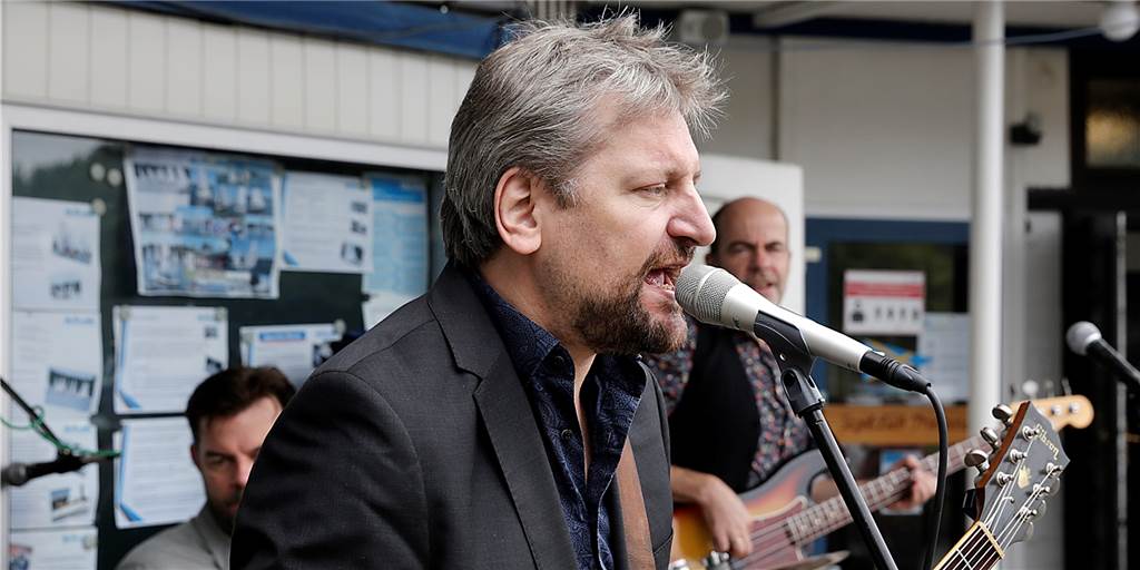 Am Sonntag gab’s den Blues: Jimmy Reiter beim Sommer am See Jimmy Reiter brachte wieder den Blues zum Sommer am See.