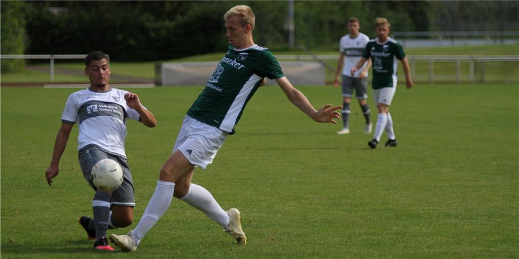 Wieder zu Null: FC Nordkirchen bleibt nach Schützenfest Tabellenführer Lars Wannigmann (r) erzielte den sechsten und letzten Treffer für den FC Nordkirchen.