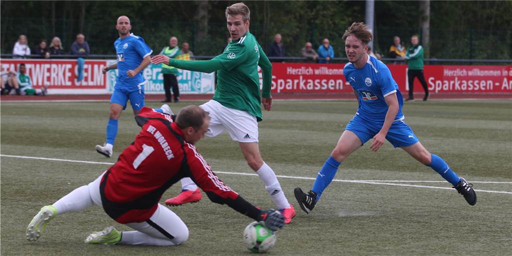 SG Selm besiegt VfL Wolbeck II mit einer Willensleistung – dennoch gibt es Redebedarf Fabian Konietzni (M.) hätte mehr als einen Treffer für die SG Selm erzielen können.