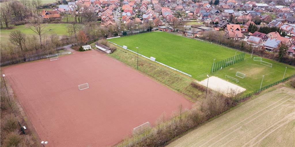 Ruhestörungen am Capeller Sportplatz? Anwohner beschwert sich Ein Anwohner des Sportplatzes in Capelle beschwert sich über Ruhestörungen - und die angebliche Untätigkeit der Verwaltung.
