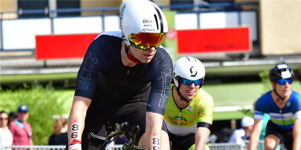 Raphael Gösmann (vorn) hat sich für den Ironman auf Hawaii qualifiziert.