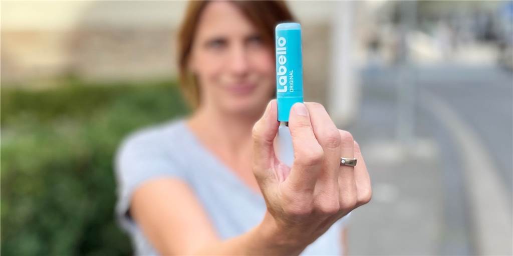 Angst vor dem Labello: Helikoptereltern sind mitten unter uns Helikoptereltern gibt es nicht, sagt mein Kollege. Ich sehe das anders, denn ich habe in den vergangenen vierzehn Jahren viele von ihnen kennengelernt. Was ein Labello mit dem Thema zu tun hat? Das erkläre ich gern.