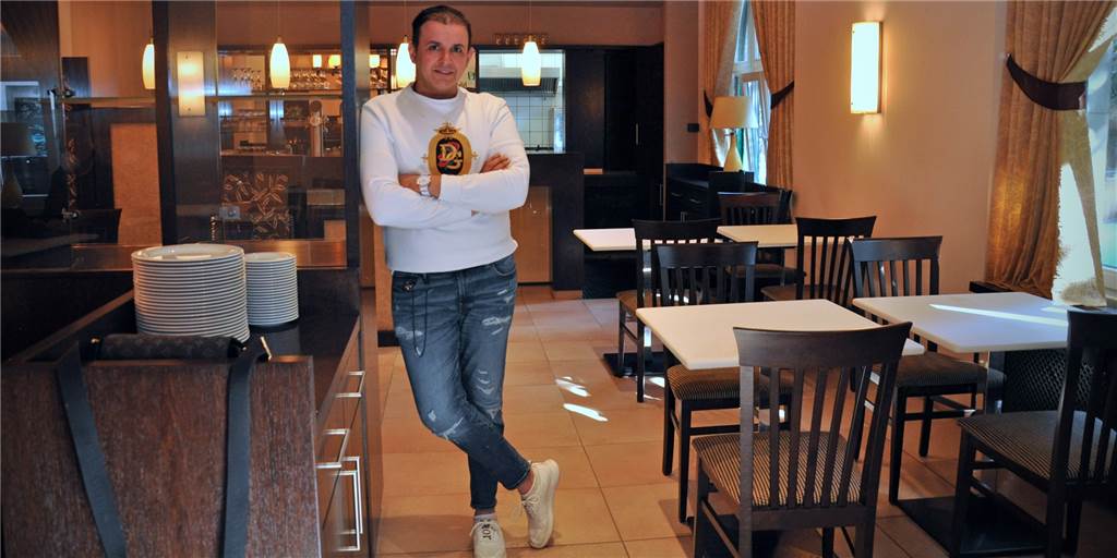 Trattoria „wie in Rom“ beerbt Edel-Italiener in Dortmunds Innenstadt Gastronom Franco Challali in den Räumen seines neuen Lokals: Bis zur Eröffnung werden die Räume noch umgestaltet.