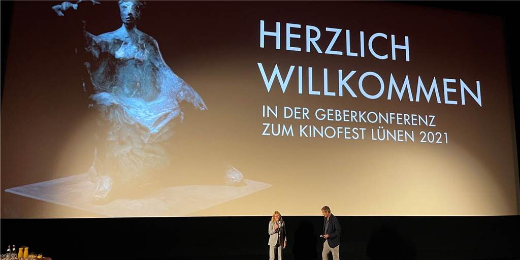 Kinofest Lünen 2021: „Ohne gemeinsame Kraftanstrengung geht es nicht“ Vorfreude auf das Lüner Kinofest 2021 hat auch der neue Ehrenrat des Kinofests, Mike Wiedemann und Dr. Anke Höwing, bei der Geberkonferenz verbreitet.