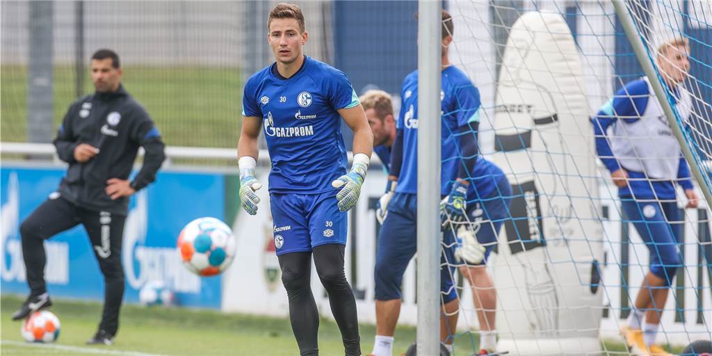 „Kein Daumendrücker“: Fraisl vor Pflichtspiel-Debüt für Schalke 04 „Kein Daumendrücker“: Fraisl vor Pflichtspiel-Debüt für Schalke 04