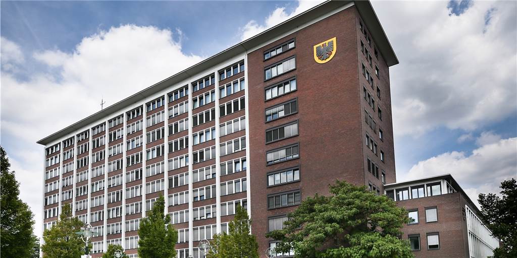 Stadt Dortmund schlägt Alarm: Fast 1000 Stellen in Verwaltung nicht besetzt Im Stadthaus und anderen Verwaltungsstellen sind noch Plätze frei - auch die Stadt Dortmund beklagt Fachkräftemangel.