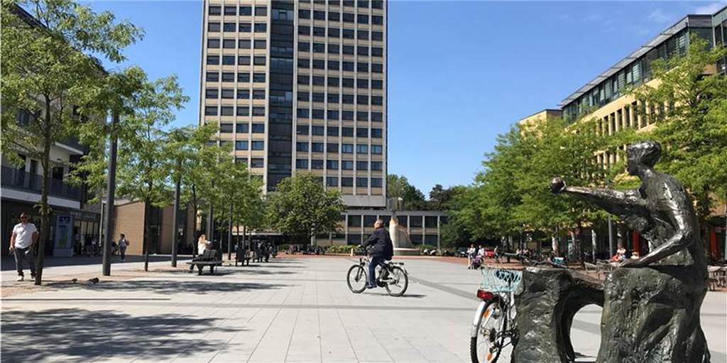 Liebe Mitglieder des Lüner Stadtrates, hört gut auf die Kämmerin! Das Archivbild zeigt das Lüner Rathaus im Herzen der City. Um die städtischen Finanzen ist es nicht gut bestellt, sagt die Kämmerin Bettina Brennenstuhl.