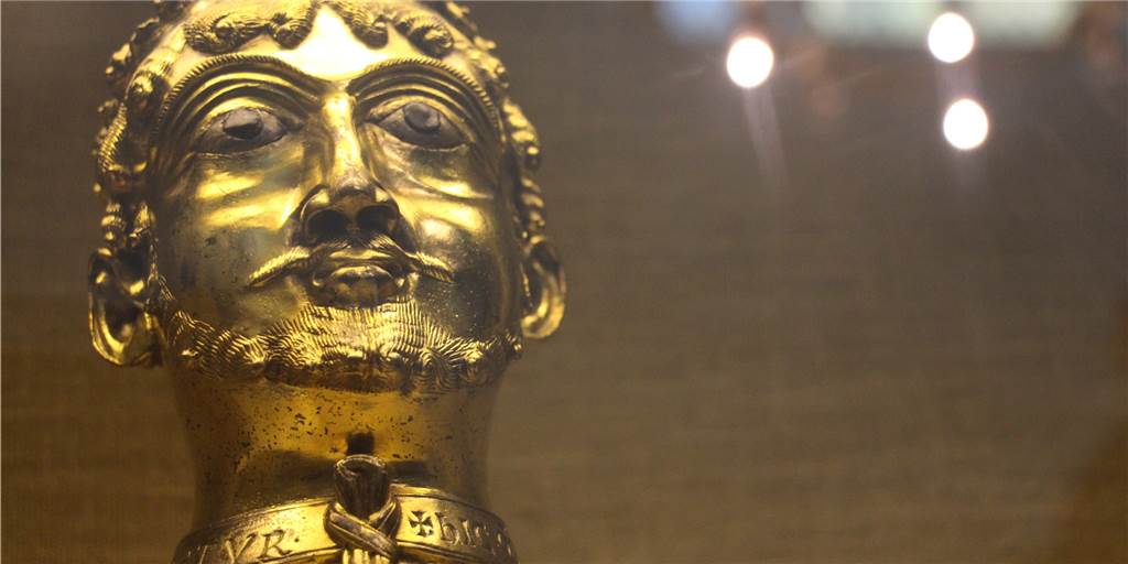 Vortrag in Cappenberg dreht die Zeit um 900 Jahre zurück: Sorgen ums Geld Das berühmteste Ausstattungsstück der Stiftskirche: der Barbarossa-Kopf. Er ist Namensgeber des Selmer Rotary-Clubs, der für den 30. September zum Vortrag lädt.