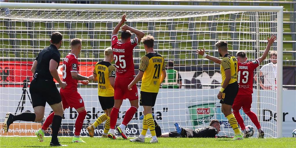 Die BVB-U23 verliert im Münchner Olympiastadion und verpasst Sprung auf Platz eins Die BVB-U23 verliert im Münchner Olympiastadion und verpasst Sprung auf Platz eins