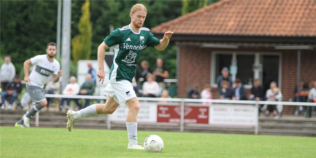 Lars Rustige verlängert beim FC Nordkirchen: „Wollte ein Zeichen setzen – auch an die Mannschaft“ Lars Rustige verlängert beim FC Nordkirchen – dabei hätte der Mittelfeldspieler in diesem Sommer schon zu höherklassigen Vereinen wechseln können.