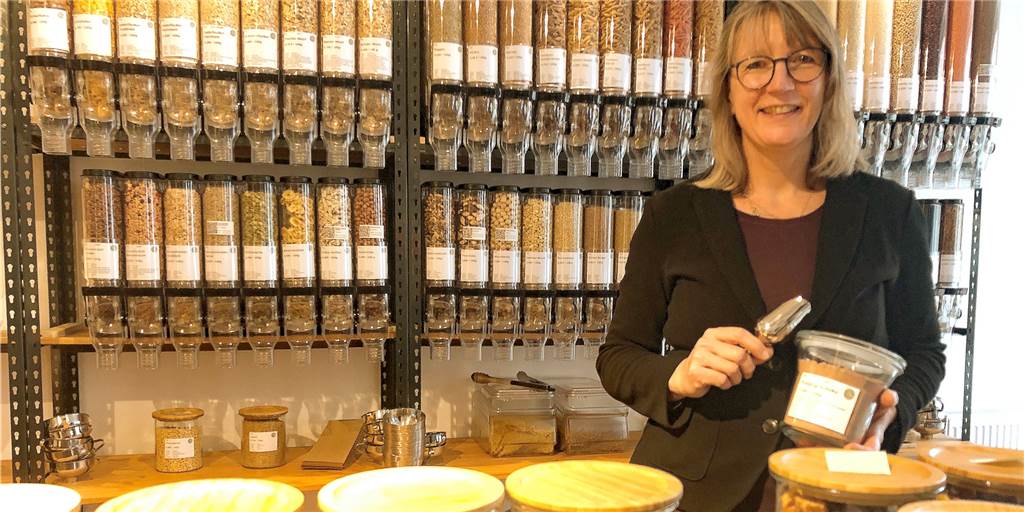 „Unverpackt und Buch“ geht am Donnerstag an den Start (mit Video) Susanne Kremer will das Einkaufen ohne Verpackung wieder möglich machen.