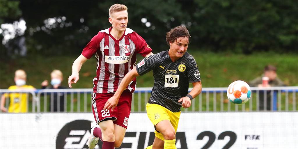 Dortmunder Spieler aus Unna wechselt zwei Ligen höher und spielt gegen Borussia Dortmund Dortmunder Spieler aus Unna wechselt zwei Ligen höher und spielt gegen Borussia Dortmund