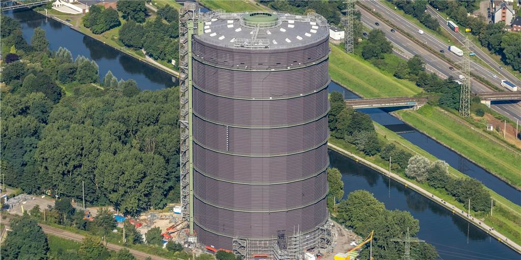 Dortmunder retten eines der beliebtesten Bauwerke des Ruhrgebiets vor Verfall Nach zwei Jahren Sanierung strahlt der Gasometer Oberhausen in neuem Glanz. Er ist jetzt Schauplatz der Ausstellung „Das zerbrechliche Paradies“.